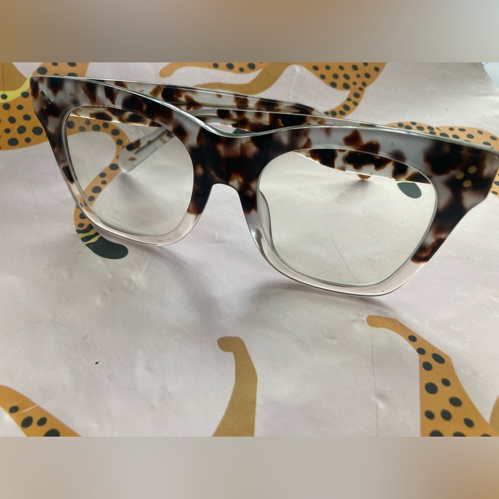 Tortoise Shell Glasses “Nerd”-chic - Picture 7 of 16